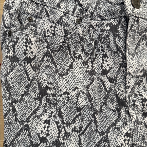 Ella Moss Gray /Black Snake Print women’s pants - Picture 6 of 13